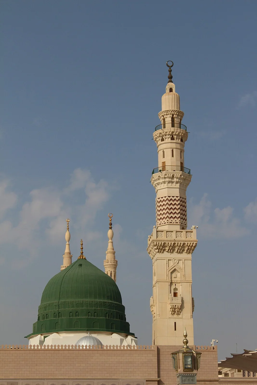 The Green Dome and minaret in Madinah, the departure city for this accompanied Umrah journey.