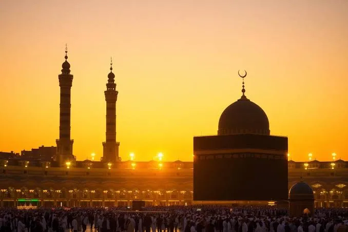 Masjid al-Haram and the Kaaba at sunset.