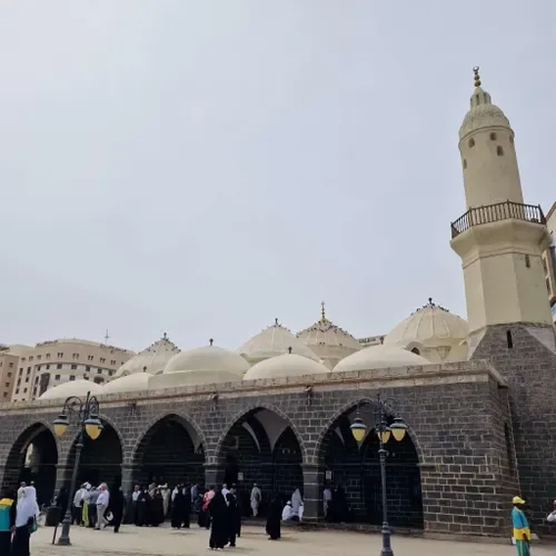 A historic mosque on a Madinah walking route.